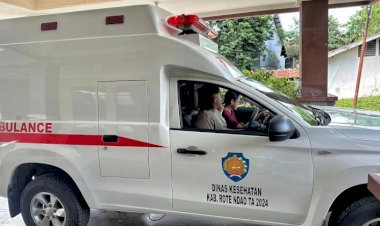 Aksi-Spontan-Polisi-di-Rote-Ndao:-Dari-Mapolsek-ke-Ambulans,-Demi-Selamatkan-Ibu-Hamil
