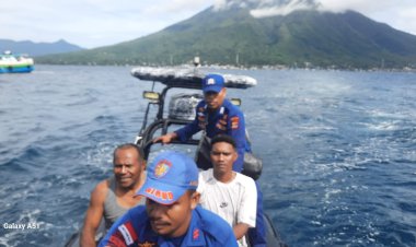 Kapal-Penyeberangan-Tenggelam-di-Selat-Larantuka,-Ditpolairud-Polda-NTT Selamatkan-Dua-Kru