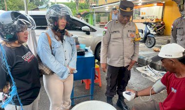 Ramadan-Sehat-di-Kota-Kupang,-Biddokkes-Polda-NTT-Cek-Kesehatan-dan-Beri-Vitamin-Gratis-Bagi-Masyarakat