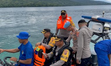 Kapolres-Flores-Timur-Pantau-Langsung-Pengamanan-Titik-Ziarah-Semana-Santa-di-Larantuka-dan-Adonara