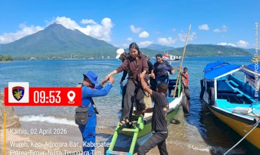 Ditpolairud-Polda-NTT-Kawal-Penyeberangan-Peziarah-dari-Pantai-Palo-ke-Wure-Adonara