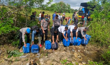Polres-Sumba-Barat-Musnahkan-11.200-Liter-Miras-Ilegal,-Kapolda-NTT-Tegaskan-Komitmen-Berantas-Peredaran