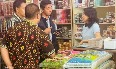 Satgas-Pangan-Polda-NTT-Dampingi-Pedagang-Daftar-Aplikasi-SIMIRA,-Upaya-Stabilkan-Harga-Minyak-Kita-di-Kupang