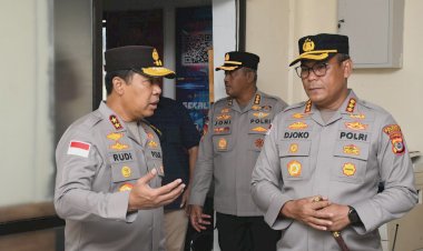 Pastikan-Pelayanan-Publik-Prima,-Kapolda-NTT-Cek-Langsung-Ruang-Pelayanan-Masyarakat-di-Polresta-Kupang-Kota