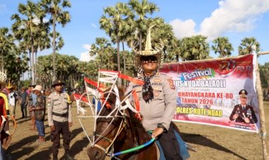 Festival-Hus-Kuda-Balaoli-Semarakkan-Hari-Bhayangkara-ke-80,-Polres-Rote-Ndao-Angkat-Kearifan-Lokal-ke-Panggung-Budaya