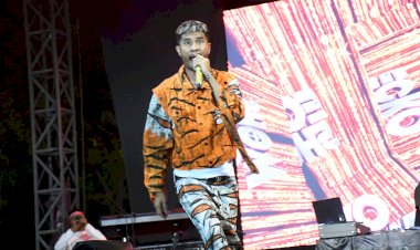 Ecko-Show,-Alfred-Gare-Cs-dan-Sanjose-Choir-Sukses-Hipnotis-Ribuan-Penonton-di-Malam-Puncak-HUT-Bhayangkara-ke-80-Polda-NTT