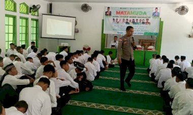 Polres-Ende-Bentengi-313-Siswa-Baru-MAN-Ende-dari-Bahaya-Narkoba,-Tanamkan-Kesadaran-Sejak-Hari-Pertama-Sekolah