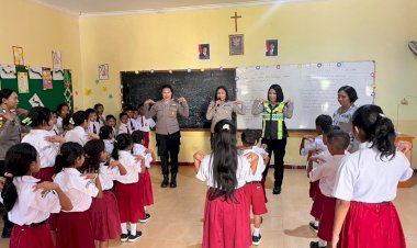 Polda-NTT-Gelar-Trauma-Healing-dan-Terapi-USEFT-bagi-Anak-Anak-Terdampak-Konflik-di-Adonara-Timur,-Dukung-Pemulihan-Psikologis-Pascakonflik