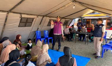 Polda-NTT-Hadir-untuk-Warga-Terdampak-Gempa-Sikka,-Gelar-Terapi-USEFT
