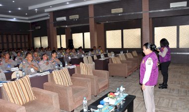 Rakernis-Bhabinkamtibmas-Polda-NTT-Diwarnai-USEFT,-Bhabinkamtibmas-Diajak-Perkuat-Keseimbangan-Diri