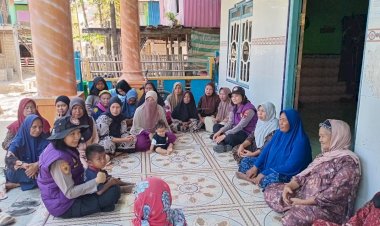 Pulihkan-Trauma-Anak-dan-Ibu-Pasca-Gempa-Flores,-Tim-Gabungan-Polres-Mabar-dan-BKO-Polda-Jateng-Sambangi-Pulau-Terluar