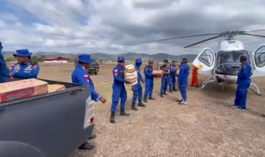 Gunakan-Helikopter,-Korpolairud-Salurkan-Bantuan-Kabaharkam-Polri-untuk-Personel-K9-di-Reo-Manggarai
