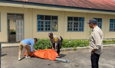 Bhabinkamtibmas-Golodukal-Dampingi-Penyaluran-Tenda-Darurat-bagi-Korban-Gempa-di-Sejumlah-Fasilitas-Keagamaan