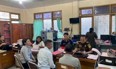 Polda-NTT-Serahkan-Tersangka-dan-Barang-Bukti-Kasus-Dugaan-Percabulan-Anak-ke-Kejaksaan-Negeri-Kota-Kupang