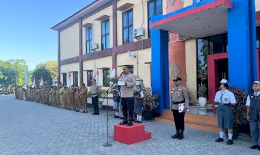 Polisi-Hadir-di-Sekolah,-Polda-NTT-Tanamkan-Disiplin,-Anti-Bullying-dan-Cerdas-Bermedia-Sosial