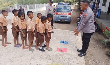 Pulihkan-Keceriaan-Anak-Pascagempa,-Polres-Ngada-Gelar-Trauma-Healing-di-Sekolah