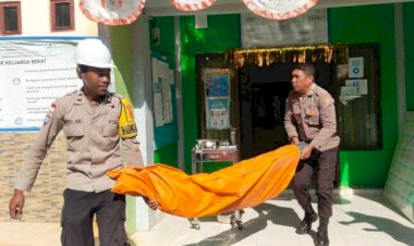 Bahu-Membahu-untuk-Masyarakat,-Polres-Manggarai-Bantu-Benahi-Puskesmas-Lao
