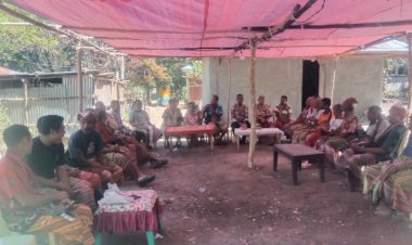 Bhabinkamtibmas-Hadiri-Acara-Rumah-Adat-Riak-Slab,-Ajak-Masyarakat-Jaga-Kamtibmas-dan-Jauhi-Miras