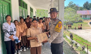 Polsek-Sano-Nggoang-Hadirkan-Semangat-Baru-bagi-Pelajar-Terdampak-Gempa-Flores