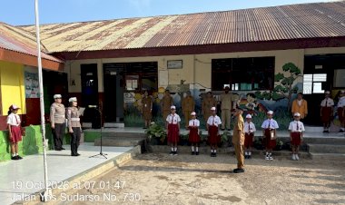 Police-Goes-to-School,-Ditlantas-Polda-NTT-Edukasi-Siswa-SD-GMIT-Namosain-tentang-Keselamatan-Berlalu-Lintas