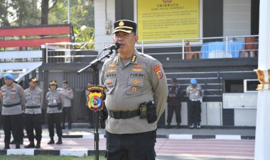 Irwasda-Polda-NTT-Pimpin-Apel-Siaga-Pengamanan-Dua-Tahun-Kepemimpinan-Presiden-RI,-Personel-Diminta-Tetap-Siaga-dan-Disiplin