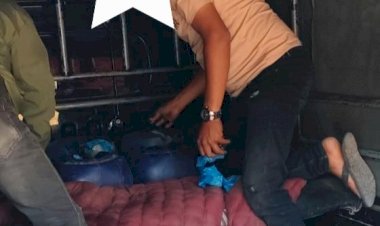 Dirreskrimsus-Polda-NTT-Kombes-Pol.-FX.-Irwan-Arianto-Ungkap-Dugaan-Penyalahgunaan-BBM-Bersubsidi,-Dua-Orang-Diamankan-dan-350-Liter-BBM-Disita-di-Kabupaten-Kupang