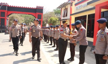 Kapolda-NTT-Sambangi-Personel-Brimob-Batalyon-B-Pelopor-Labuan-Bajo