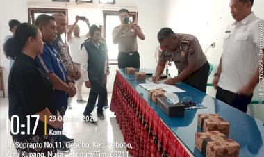 Polda-NTT-Bersama-BNNP-dan-Pemerintah-Kota-Kupang-Perkuat-Kampung-Bebas-Narkoba-di-Kecamatan-Oebobo