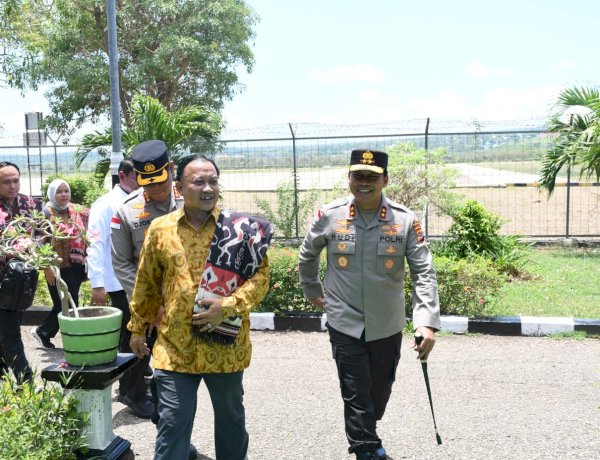 Kapolda NTT Sambut Kedatangan Anggota Kompolnas di Kupang