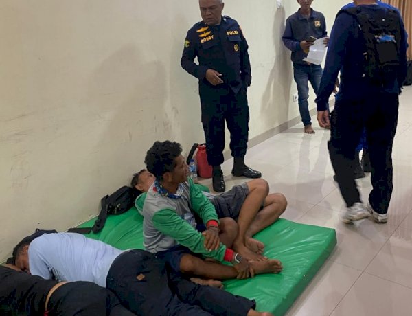 Ditpolairud Polda NTT Berhasil Selamatkan 9 Awak KLM Helewa yang Alami Kerusakan Mesin di Laut Sawu