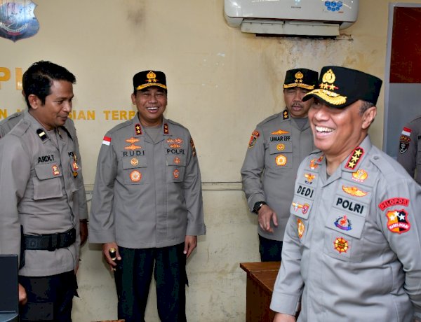 Wakapolri Tinjau Pelayanan SPKT dan Implementasi Pamapta di Polres Flores Timur