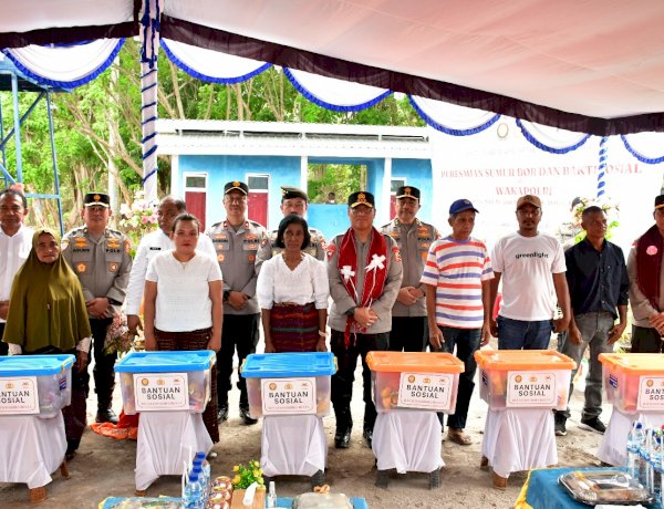 Wakapolri Bersama Perwakilan Akpol ’90 Dhira Brata Resmikan Sumur Bor dan Serahkan Bantuan untuk Pengungsi Lewotobi di Huntara II Konga