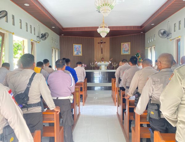 Ditpolairud Polda NTT Gelar Syukuran Sederhana HUT ke-75 Polairud, Doa Bersama untuk Korban Bencana Sumatra & Penghargaan bagi Personel Berprestasi