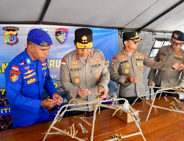 Berkunjung di Mako Ditpolairud, Kapolda NTT Tanam Terumbu Karang Bersama Komunitas, Wujud Nyata Kepedulian Terhadap Laut NTT