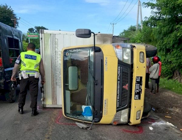 Kapolda NTT Apresiasi Gerak Cepat Satlantas Polres Kupang Dalam Rangka Pelayanan Ops Lilin Turangga 2025 Tangani Kecelakaan Beruntun di Naibonat