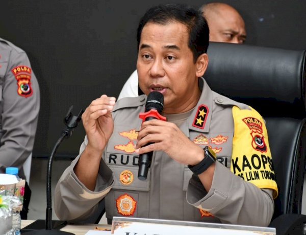 Kapolda NTT Tekankan Transparansi dan Pengabdian dalam Konferensi Pers Akhir Tahun 2025
