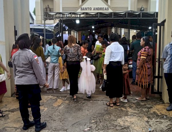 Polda NTT Pastikan Ibadah Natal Aman dan Khidmat, Gereja St Andreas Lasiana Dijaga Ketat dalam Ops Lilin Turangga 2025