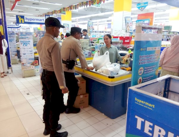 Patroli Humanis Pos Pelayanan Lippo Plaza Ops Lilin 2025, Dua Anak Terpisah Orang Tua Berhasil Dipertemukan Kembali