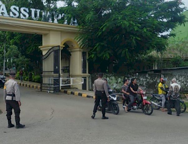 Ops Lilin Turangga 2025: Subsatgas TIK Polda NTT Sukses Amankan Dua Sesi Misa Natal di Gereja Santa Maria Assumpta