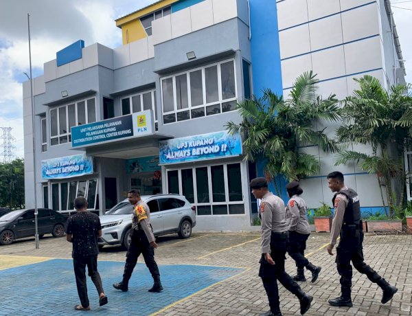 Ops Lilin Turangga 2025, Polda NTT Patroli Gardu Induk Maulafa Pastikan Pasokan Listrik Aman