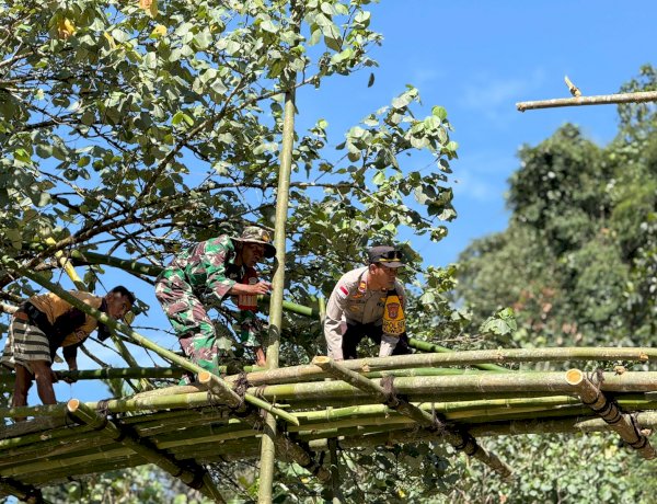 Menunaikan Janji: Kapolsek Kuwus Bangun “Jembatan Harapan” bagi Anak-anak Wae Songkang