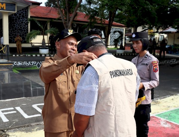 Perkuat Harkamtibmas, PAM Swakarsa Dua Kelurahan Resmi Dikukuhkan di Polres Flores Timur