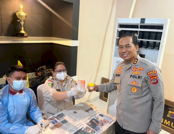 Tegas Perangi Narkoba, Polda Nusa Tenggara Timur Tes Urine 23 Pejabat Utama