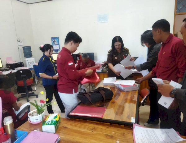 Polda NTT Limpahkan Tersangka dan Barang Bukti Kasus Dugaan TPPO ke Kejari TTS