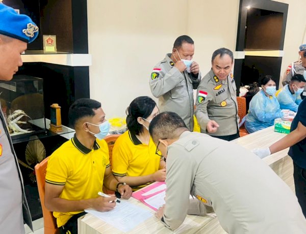 Deteksi Dini Narkoba, 21 Kapolres Jajaran Polda NTT Jalani Tes Urin