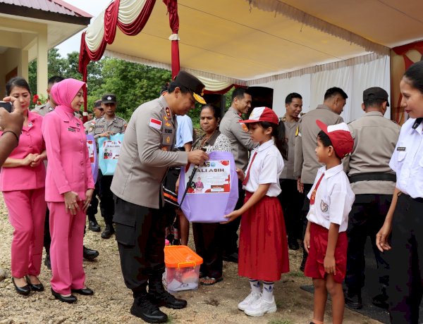 Kapolda NTT Berbagi Tali Asih di Peresmian Pospol Umbu Ratu Nggay Barat, Wujud Semangat “NTT Penuh Kasih”