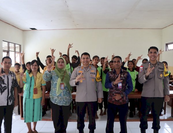 Kapolres Sumba Barat Dukung Bhabinkamtibmas Mengajar, Teken MoU dengan SMK Kurtepe