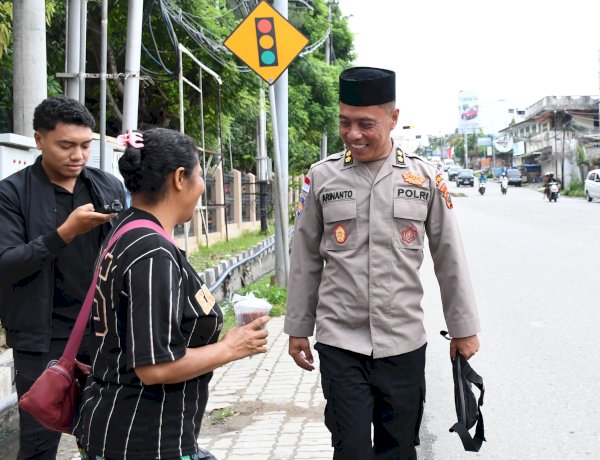Aksi Humanis Bidkeu Polda NTT: Tebar 200 Paket Takjil, Pererat Kebersamaan di Bulan Ramadhan