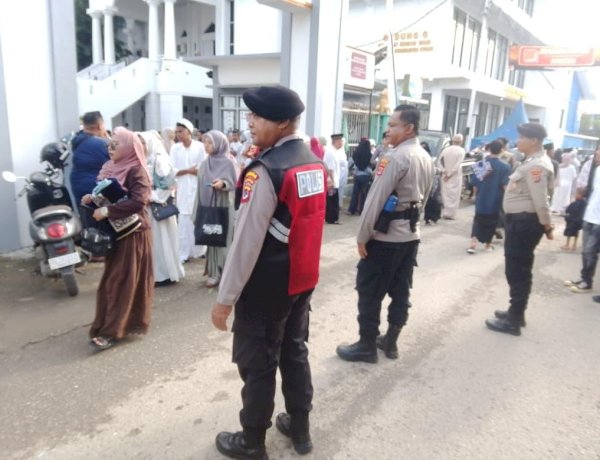 Ops Ketupat Turangga 2026: Personel Polda NTT dan Polresta Kupang Kota Amankan Salat Idul Fitri Umat Muslim Muhammadiyah di Kampus UMK