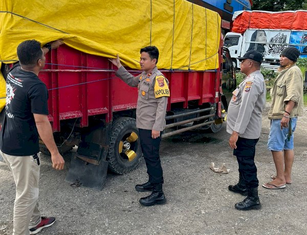 Digerebek Saat Tiba di Bolok, Truk Ekspedisi Angkut 2,8 Ton Miras Jenis Moke Diamankan Polda NTT